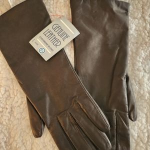 NWT Brown leather cashmere gloves.